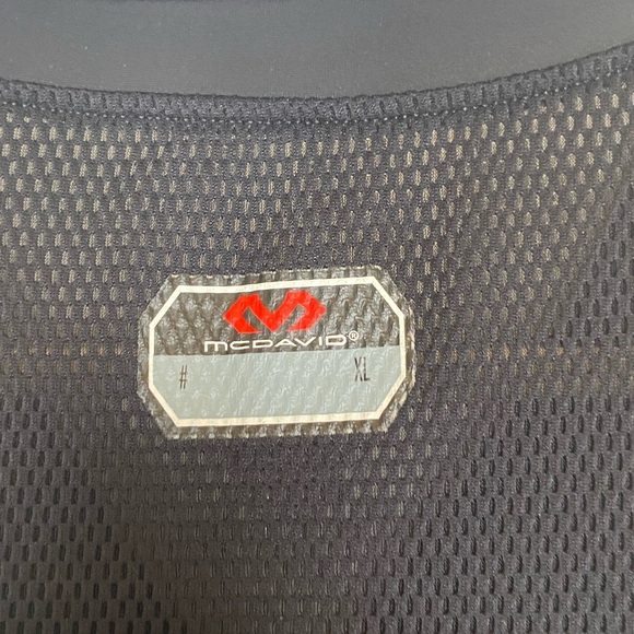 McDavid Hex Gear 3 Back Pad Protection Compression Men's Tank Top XL Basketball - Picture 10 of 10